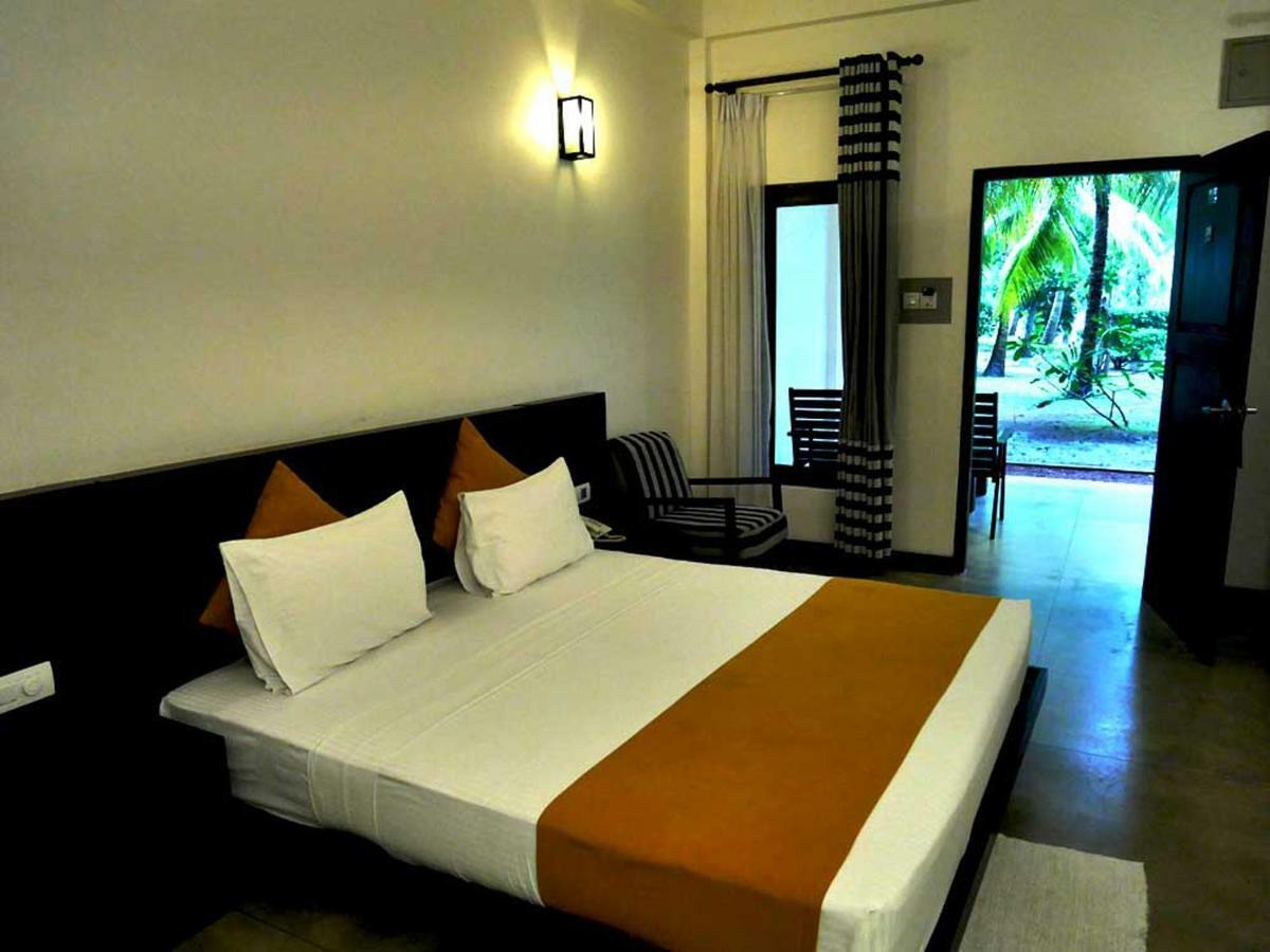Lagoon Paradise Beach Resort Tangalle Exterior foto